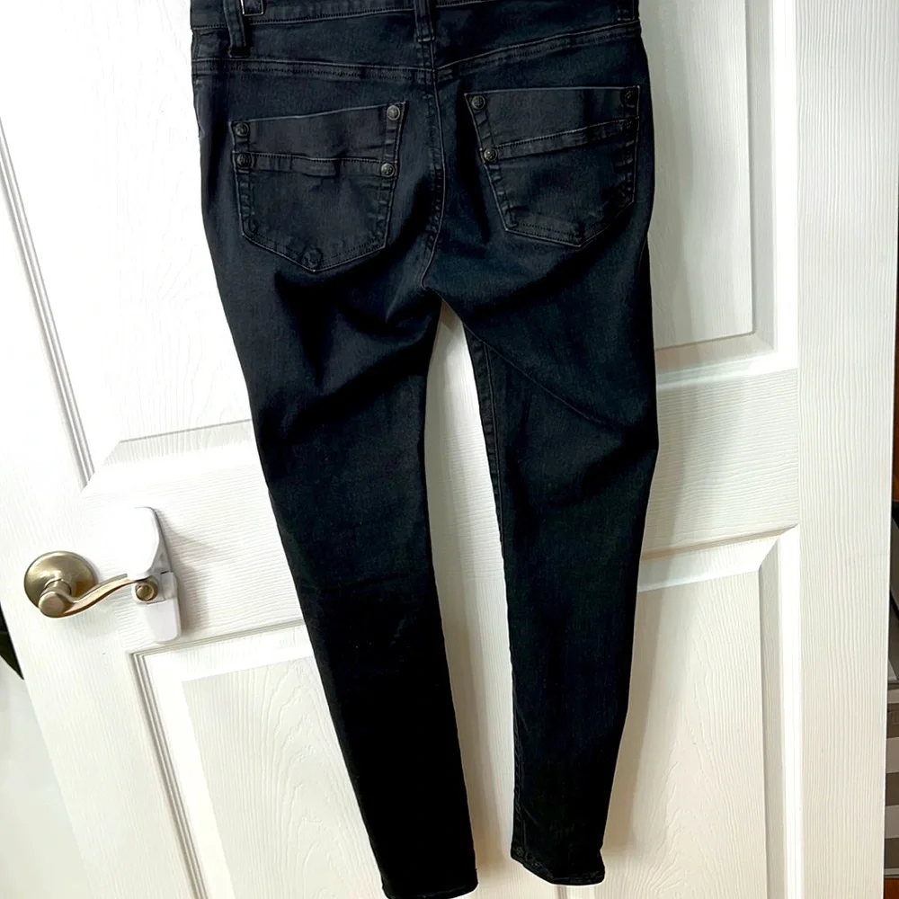Rock & Republic Black Skinny Jeans, Size 6